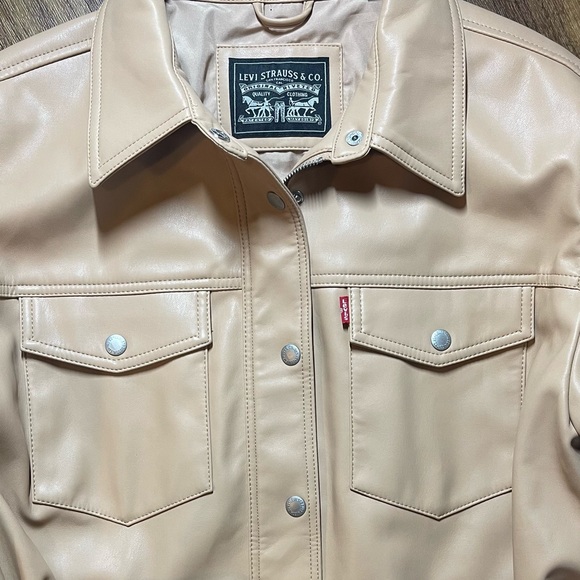 Levi's Women's Faux Leather Belted Shirt Jacket Size Large Color Cream - Picture 7 of 16